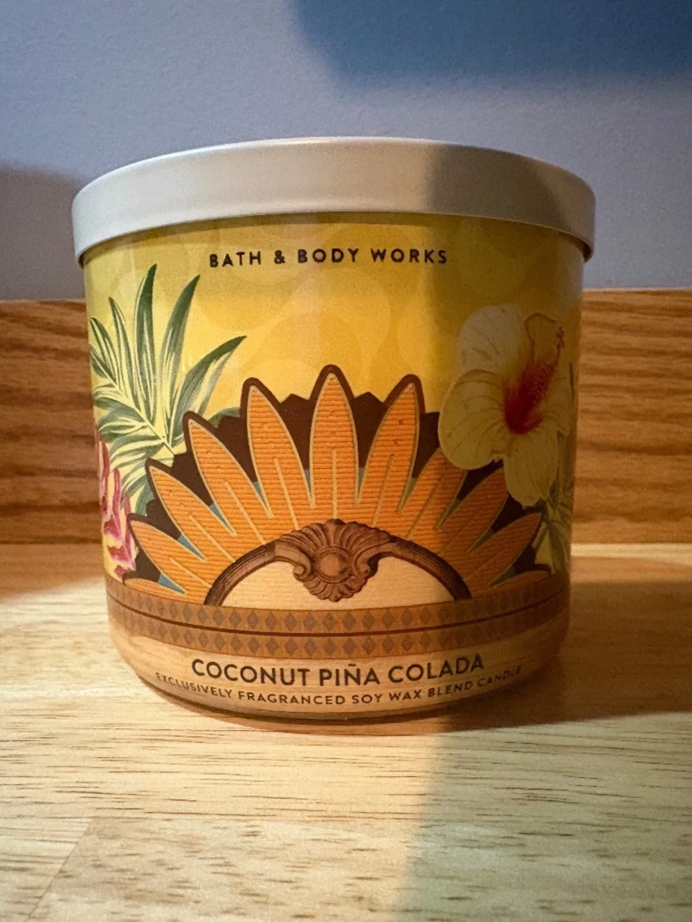 Bath and body Works coconut piña colada three wick candle